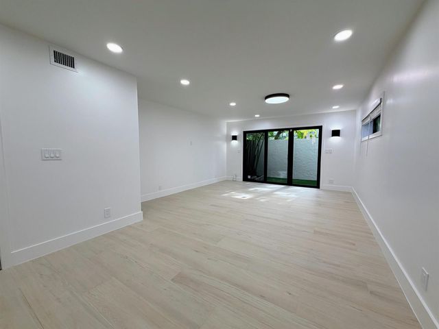 575 NE 7th Avenue 4b, Fort Lauderdale, FL 33301
