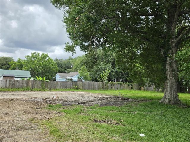 712 N JOHNSON Street, Sulphur, LA 70663
