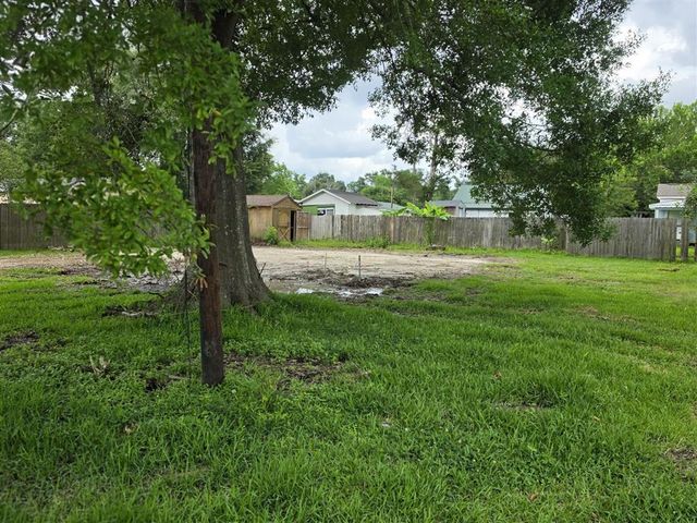 712 N JOHNSON Street, Sulphur, LA 70663