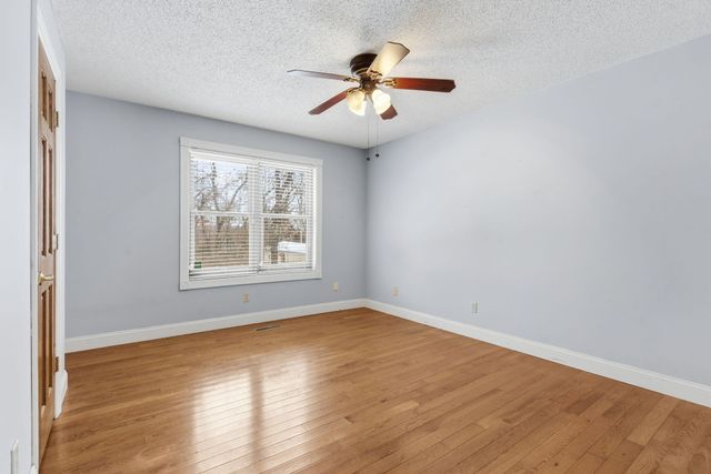 1122 W Vancouver Street, Springfield, MO 65803