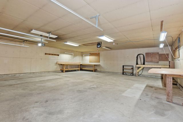 1122 W Vancouver Street, Springfield, MO 65803