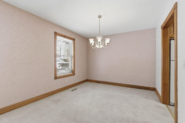 1122 W Vancouver Street, Springfield, MO 65803