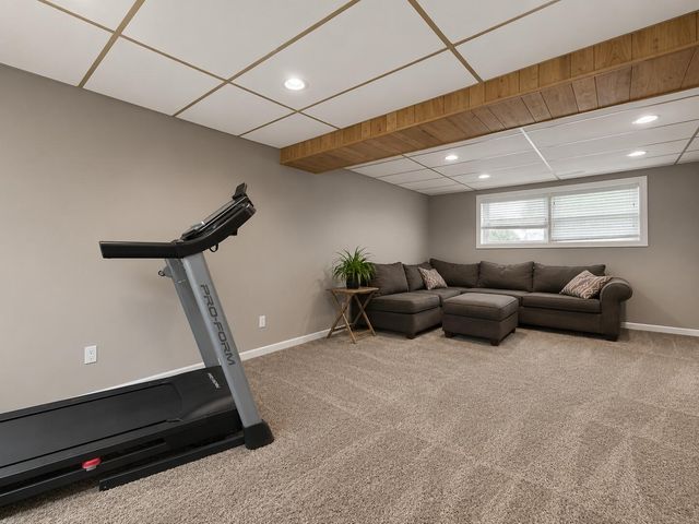 3810 Kingsway Drive, Crown Point, IN 46307