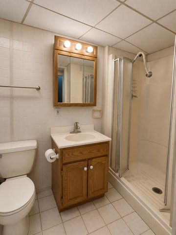 3810 Kingsway Drive, Crown Point, IN 46307