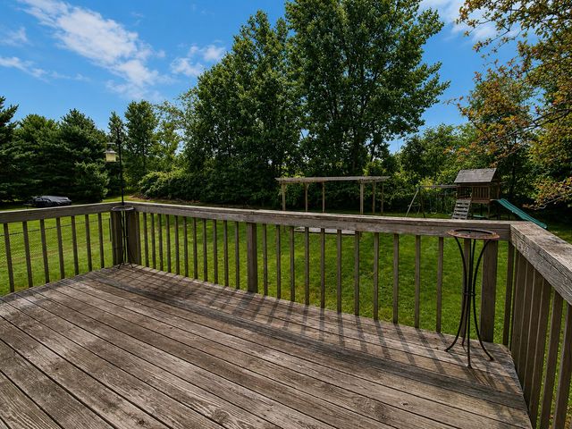 3810 Kingsway Drive, Crown Point, IN 46307