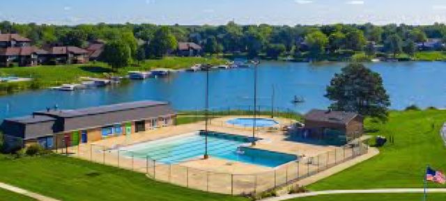 3810 Kingsway Drive, Crown Point, IN 46307
