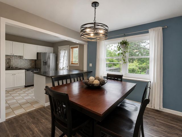 3810 Kingsway Drive, Crown Point, IN 46307