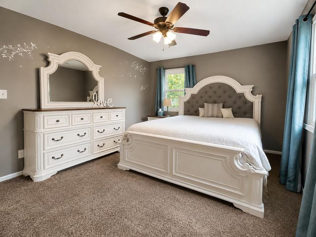 3810 Kingsway Drive, Crown Point, IN 46307