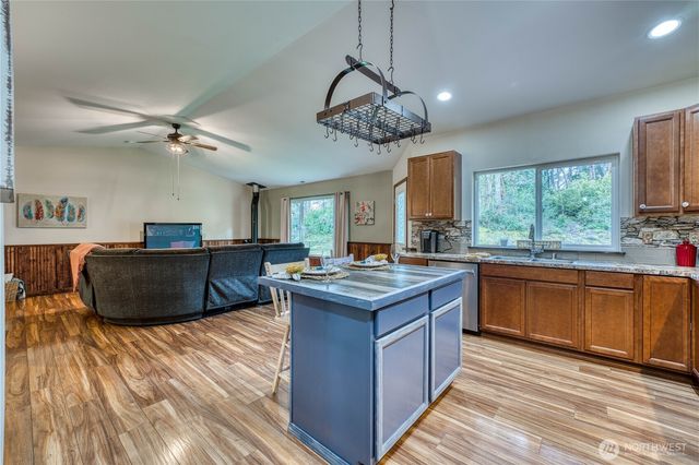 20112 13th Street SW, Lakebay, WA 98349