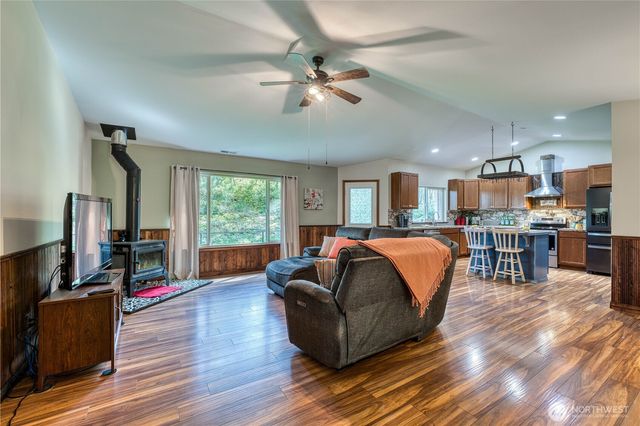 20112 13th Street SW, Lakebay, WA 98349