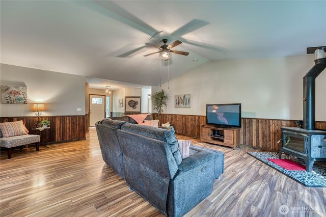 20112 13th Street SW, Lakebay, WA 98349