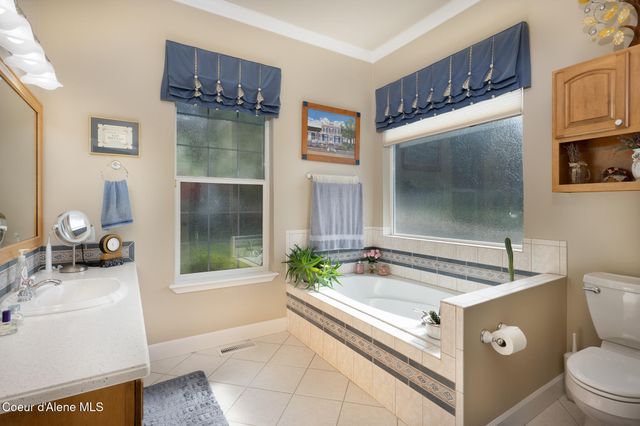 16703 W Riverview DR, Post Falls, ID 83854