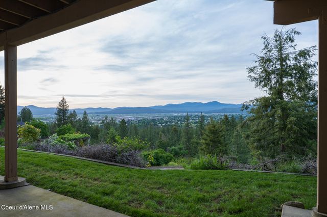 16703 W Riverview DR, Post Falls, ID 83854
