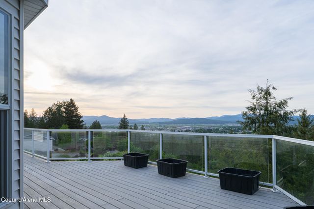 16703 W Riverview DR, Post Falls, ID 83854