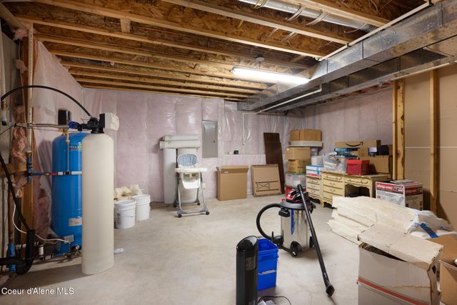16703 W Riverview DR, Post Falls, ID 83854