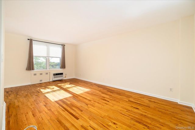 16 Main Street 2G, East Rockaway, NY 11518