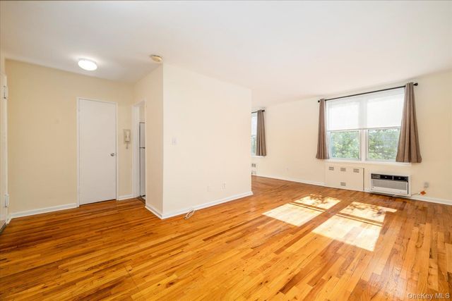 16 Main Street 2G, East Rockaway, NY 11518
