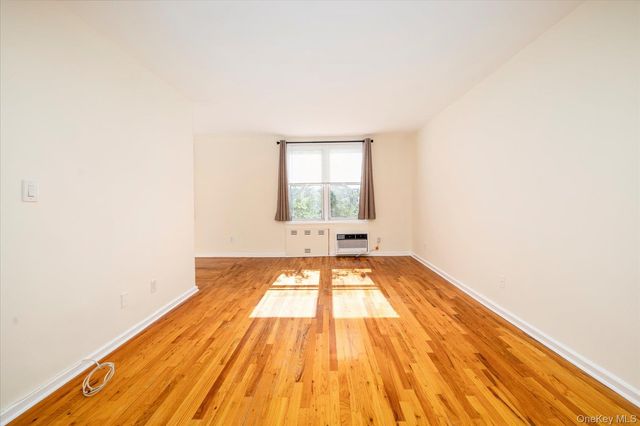 16 Main Street 2G, East Rockaway, NY 11518