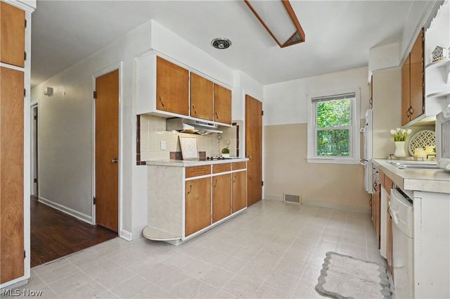 2471 19th Street, Cuyahoga Falls, OH 44223