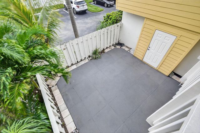 170 Seabreeze Circle, Jupiter, FL 33477