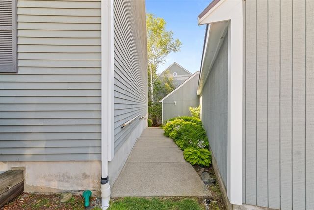 87 Freedom Hollow 87, Salem, MA 01970