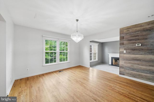 11 DELLCASTLE CT, Montgomery Village, MD 20886