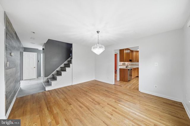 11 DELLCASTLE CT, Montgomery Village, MD 20886