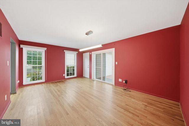 11 DELLCASTLE CT, Montgomery Village, MD 20886