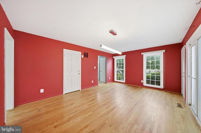 11 DELLCASTLE CT, Montgomery Village, MD 20886