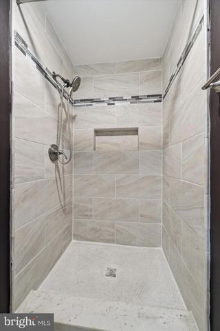 11 DELLCASTLE CT, Montgomery Village, MD 20886