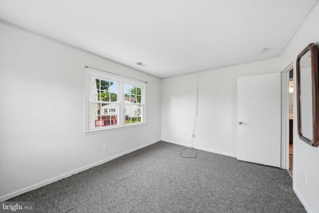 11 DELLCASTLE CT, Montgomery Village, MD 20886