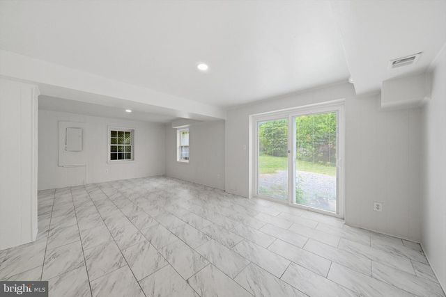 11 DELLCASTLE CT, Montgomery Village, MD 20886