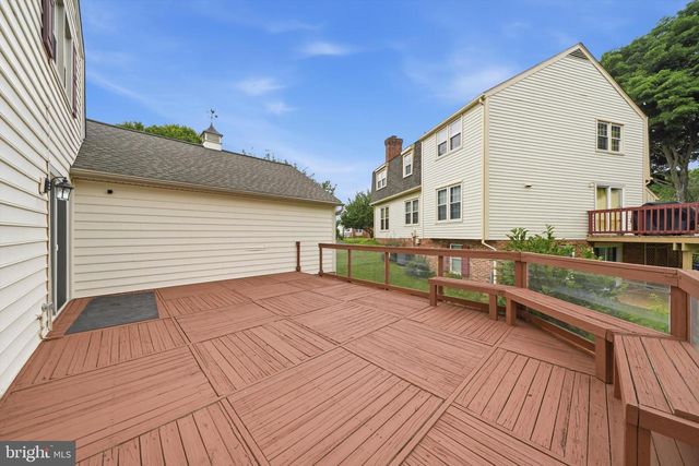 11 DELLCASTLE CT, Montgomery Village, MD 20886