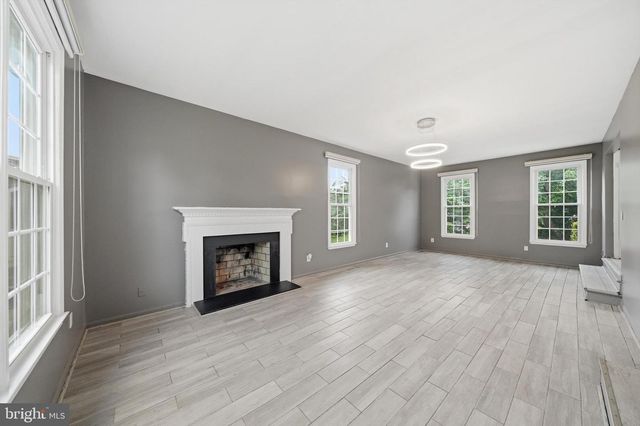 11 DELLCASTLE CT, Montgomery Village, MD 20886