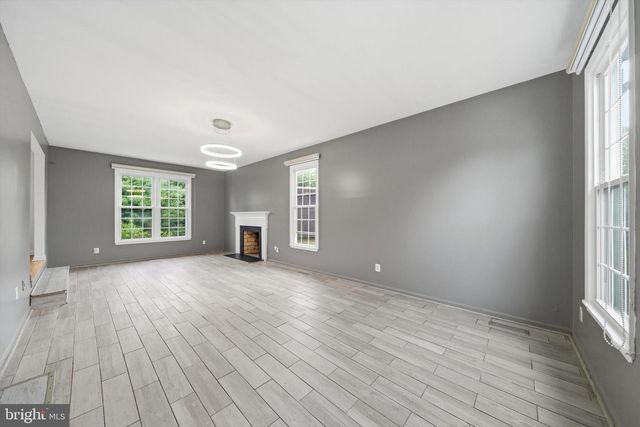 11 DELLCASTLE CT, Montgomery Village, MD 20886