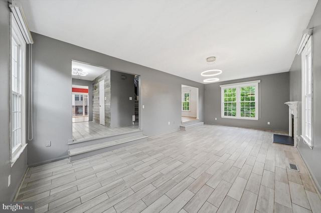 11 DELLCASTLE CT, Montgomery Village, MD 20886
