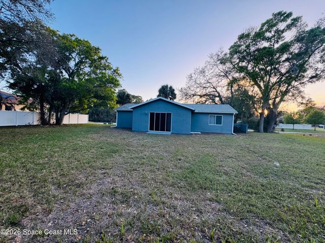 1035 Nevada Drive NE, Palm Bay, FL 32907