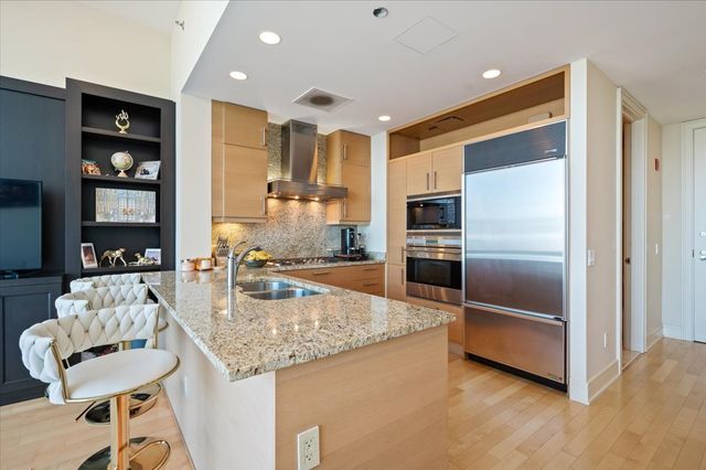 401 N Wabash Avenue 71C, Chicago, IL 60611