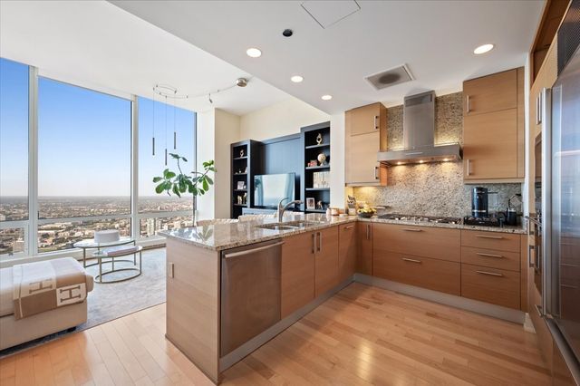 401 N Wabash Avenue 71C, Chicago, IL 60611