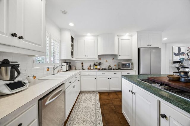 319 Tynebridge Lane, Houston, TX 77024