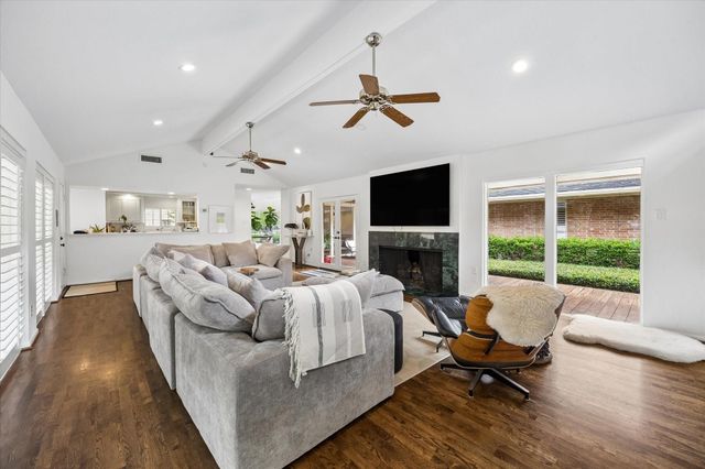 319 Tynebridge Lane, Houston, TX 77024