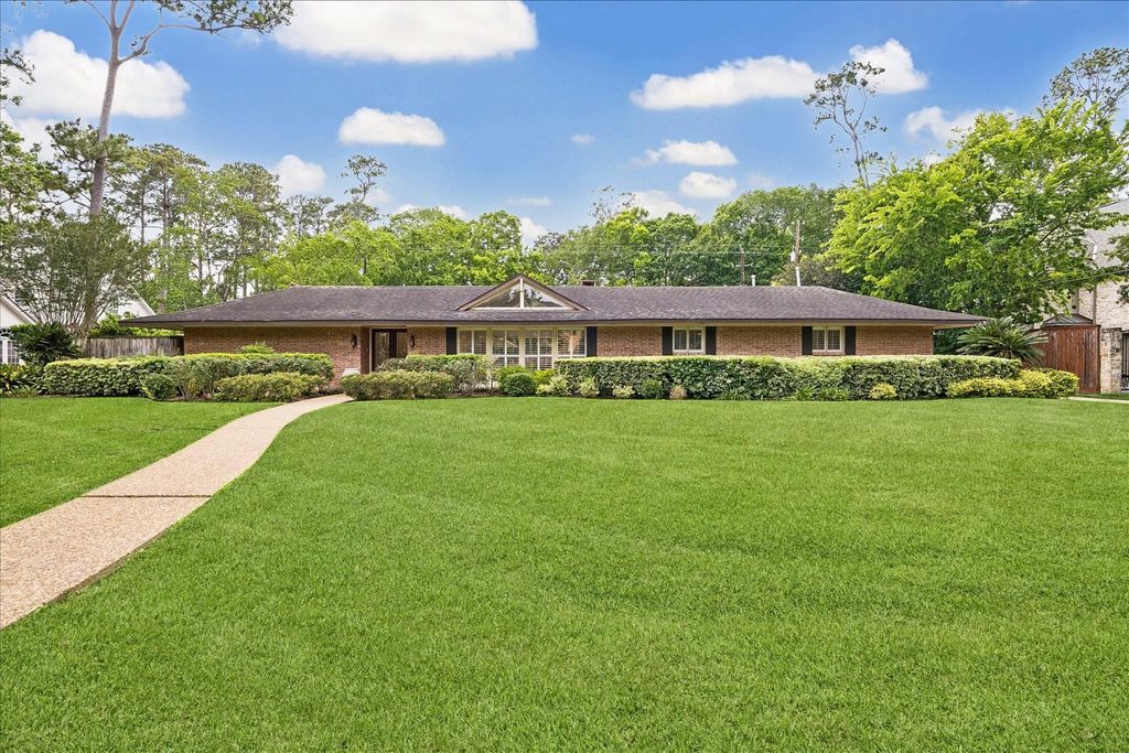 319 Tynebridge Lane, Houston, TX 77024