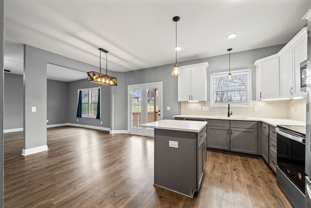 1395 Holden Drive, Clarksville, TN 37042