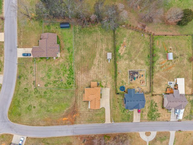 1395 Holden Drive, Clarksville, TN 37042