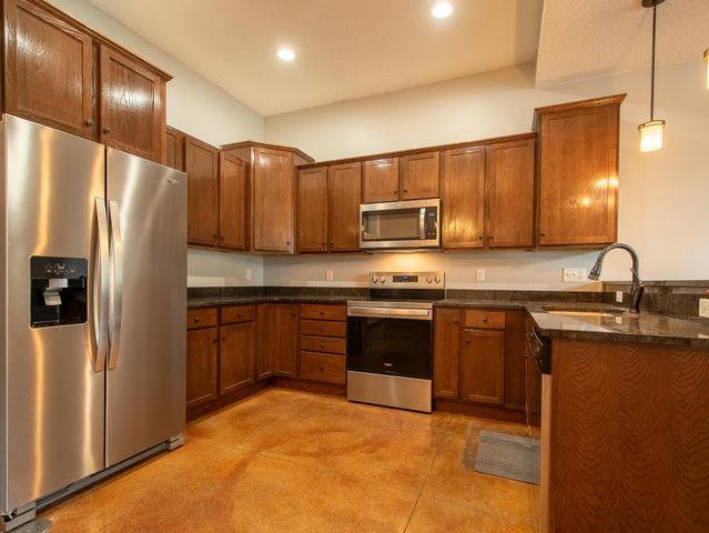 3921 36th Avenue N, Robbinsdale, MN 55422