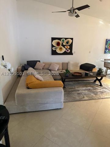 4920 SW 27th Ave 1, Dania Beach, FL 33312