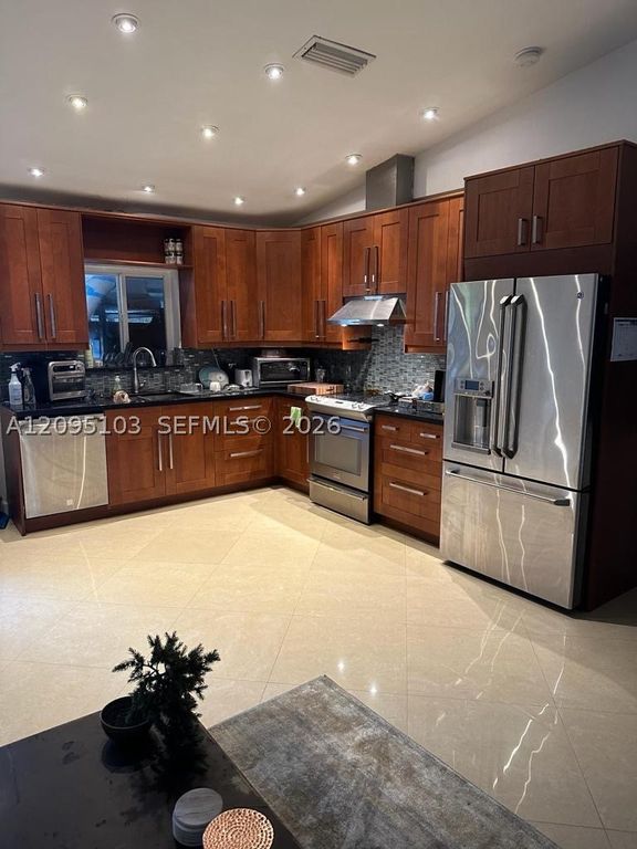 4920 SW 27th Ave 1, Dania Beach, FL 33312