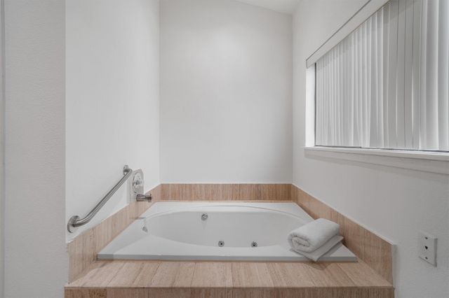 18305 Sandy Cove, Houston, TX 77058