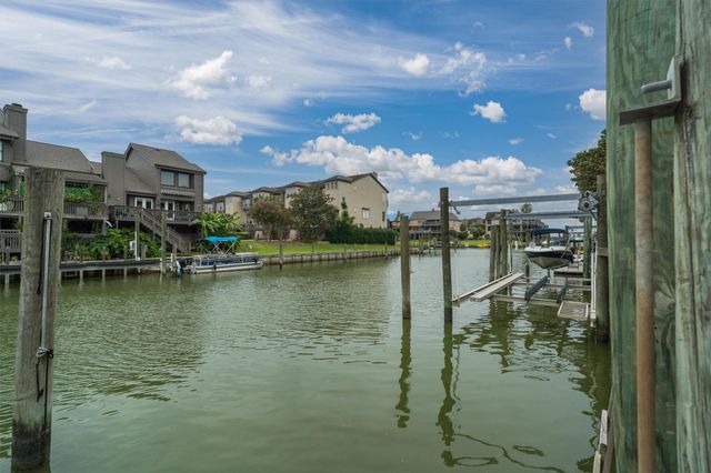 18305 Sandy Cove, Houston, TX 77058