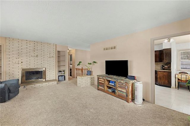 7800 Elm Avenue, Raytown, MO 64138